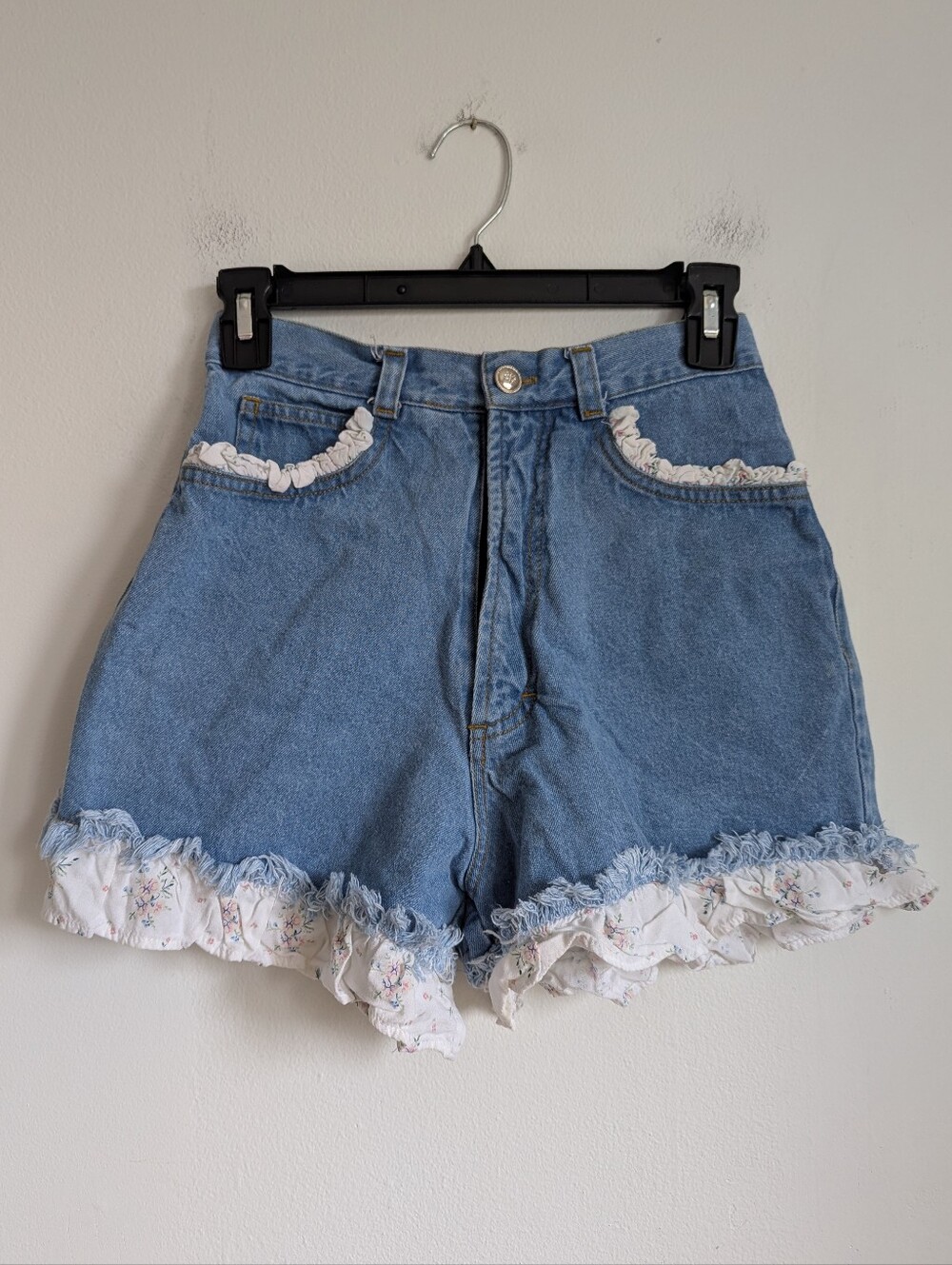 Vintage 90s Frilly Blue Denim High-Waist Shorts with Floral Ruffle Trim 24/25